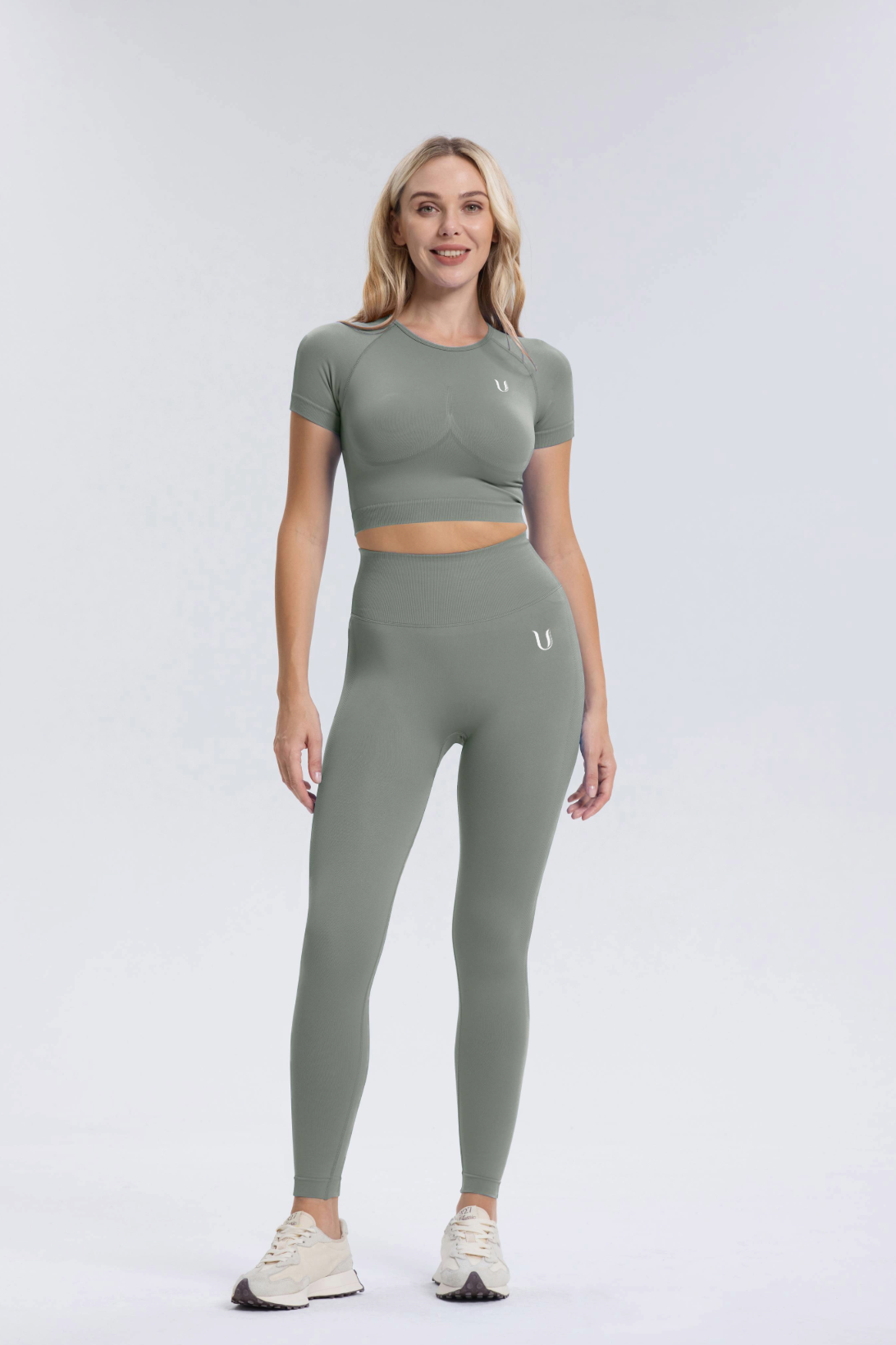 Leonie | Camiseta Crop Top Manga Corta - Gris Oscuro