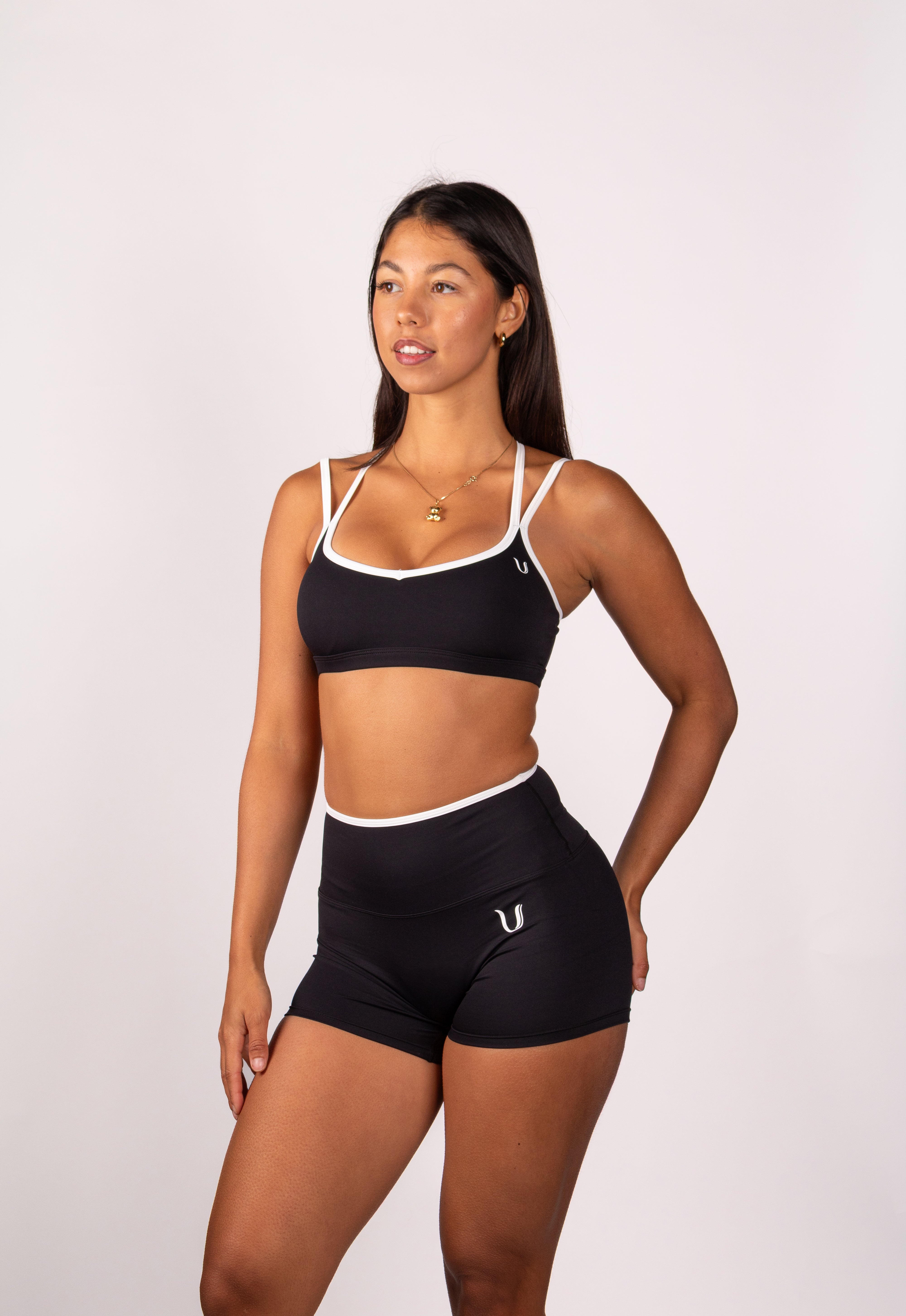 Ivy | Short Core – Negro