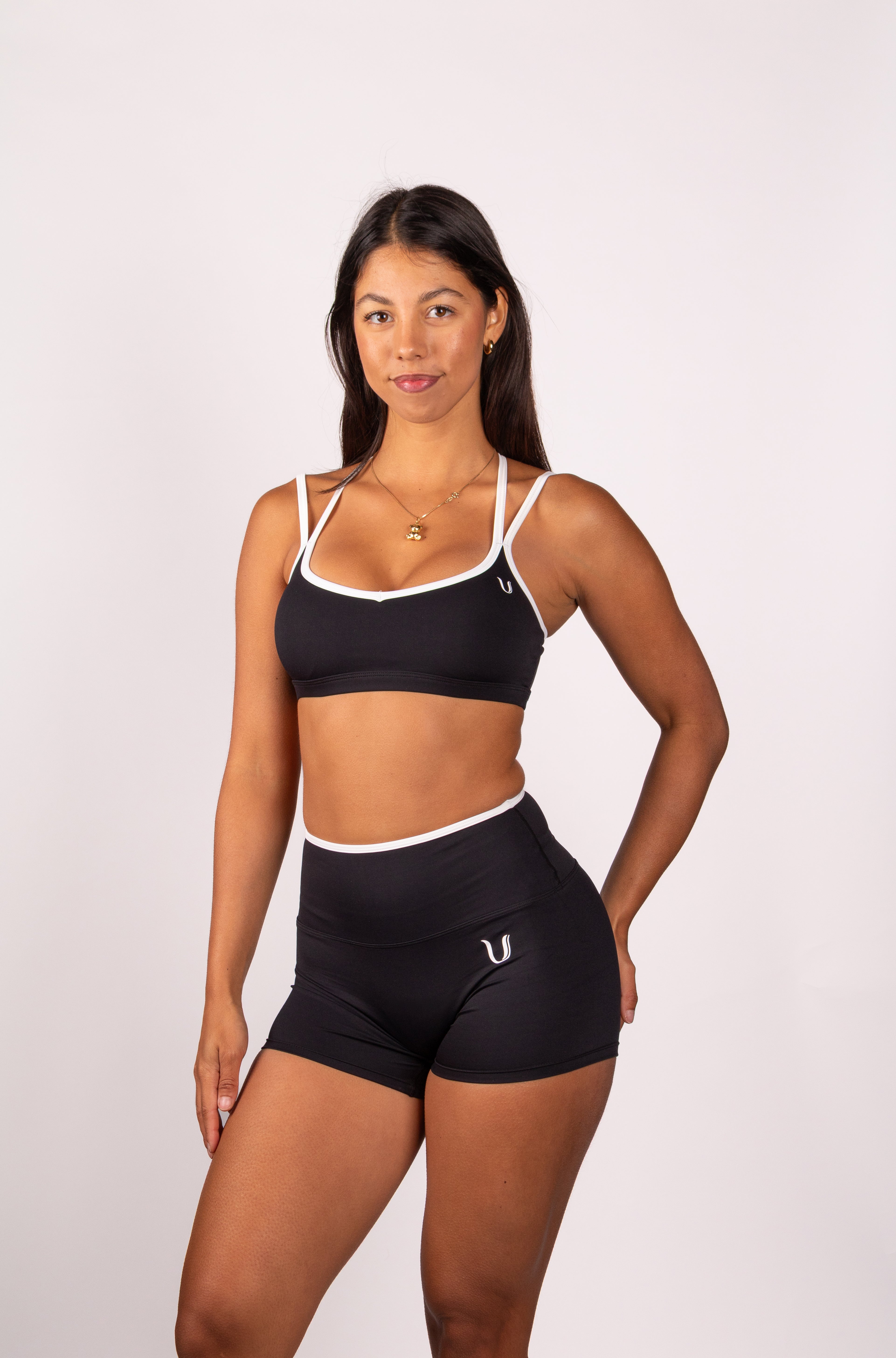 Ivy | Short Core – Negro
